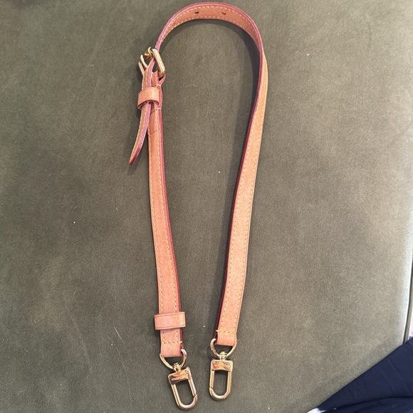 Louis Vuitton bag! Authentic. Monogram Marigan Sesame - Picture 8 of 17